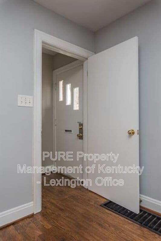 Photo - 200 Floral Park