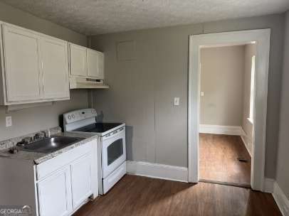 Photo - 115 W Tinsley St