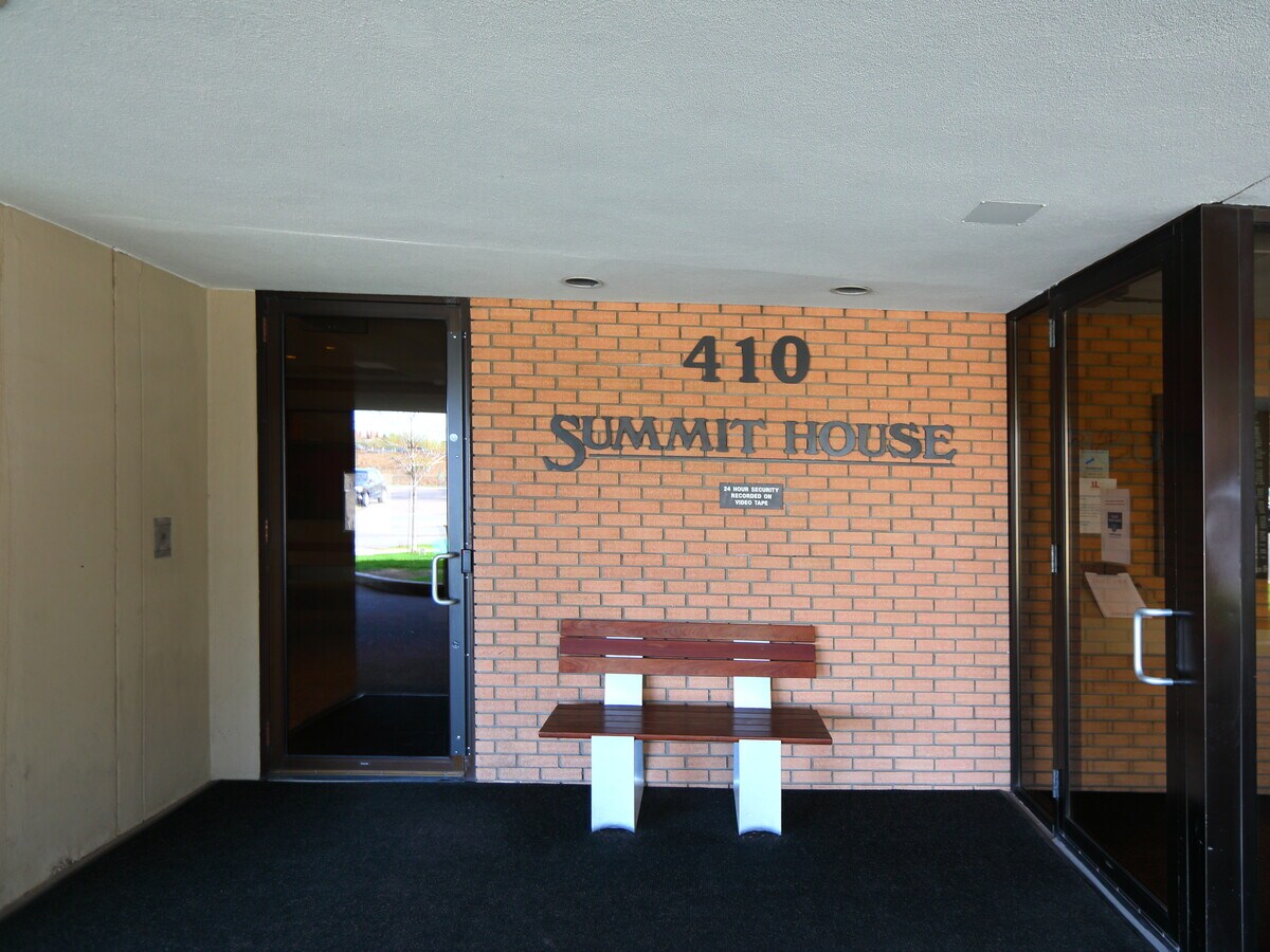 Photo - Summit House West