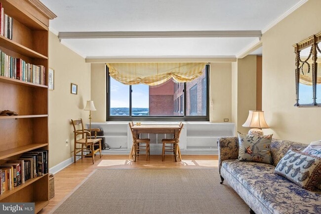 Building Photo - 1021 Arlington Blvd Unit 824