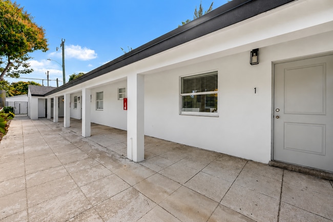 Building Photo - 3808 Broadway Unit 3