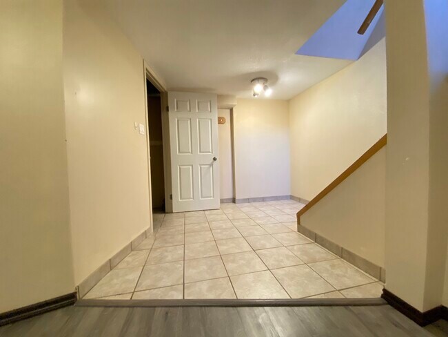 Photo - 9910-9996 96 Ave