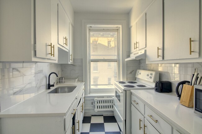 Building Photo - 1245 Rue St Marc Unit 27
