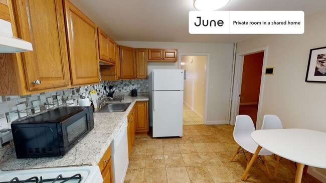 Photo - Room in Shared 3 bed/1 bath home Unidad A