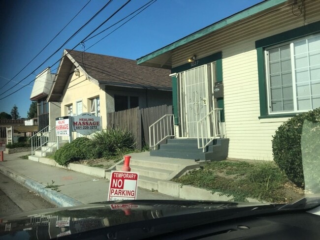Building Photo - 1027 H St Unit H Street 1027
