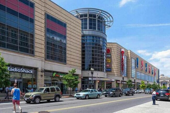 Photo - 1390 Kenyon St NW Unidad #514