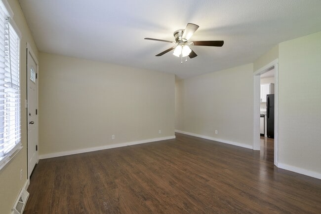 Photo - 1137 W Main St