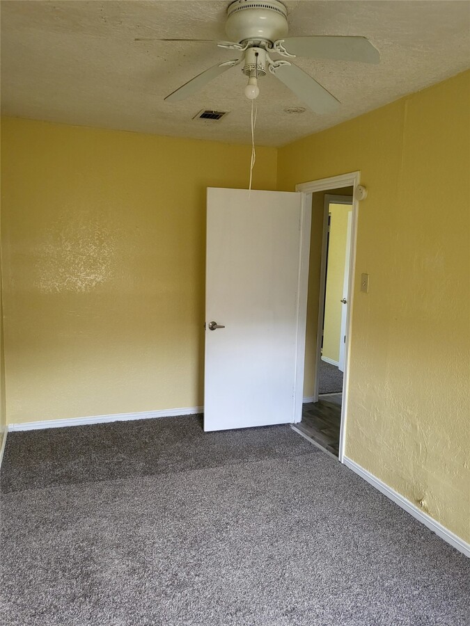 Photo - 1005 E 35th St