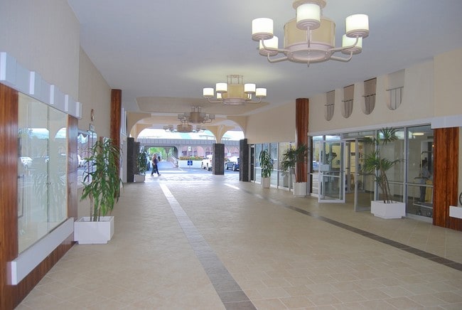 Main Lobby - Hilo Lagoon Centre