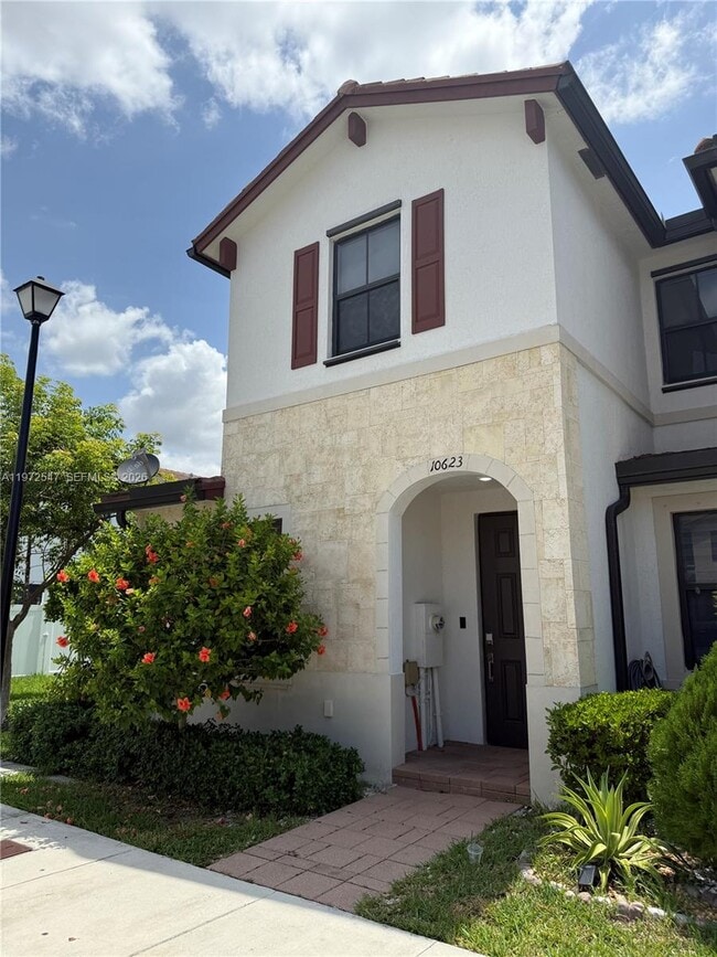 Photo - 10623 West 33rd Ct