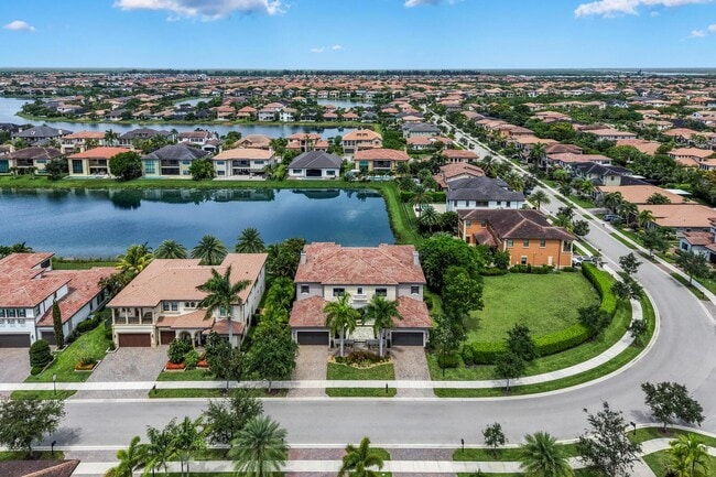 Photo - 9065 Watercrest Cir E
