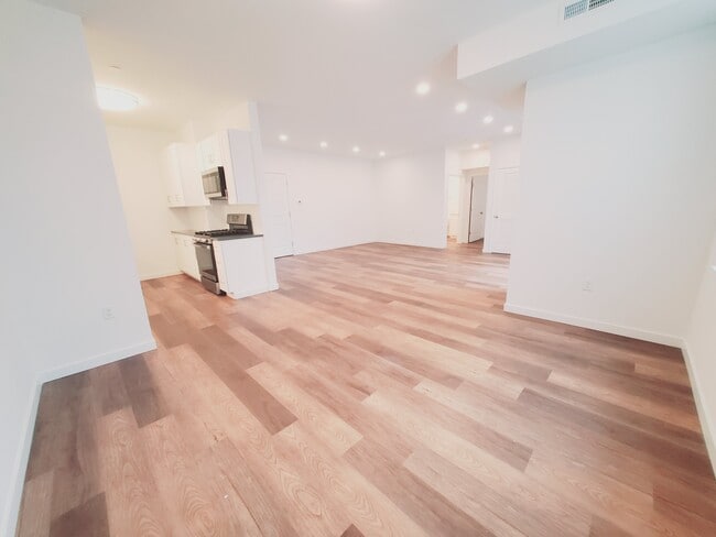 Photo - 916 Hope St Unit 203