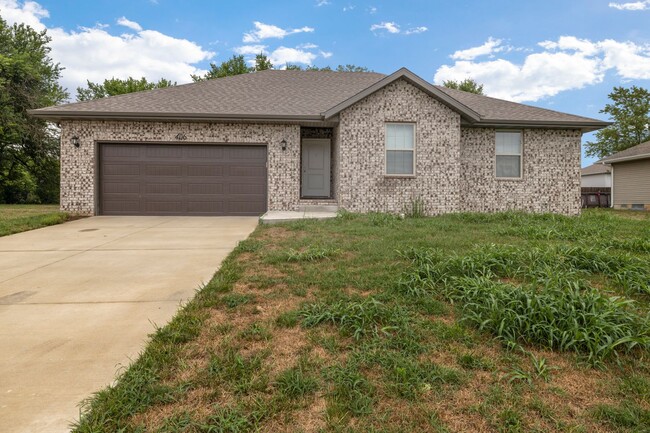 Willard 3 Bedroom Rental Home with fenced ... - Willard 3 Bedroom Rental Home with fenced ...