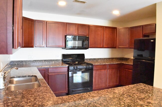 Photo - 8255 Skokie Blvd