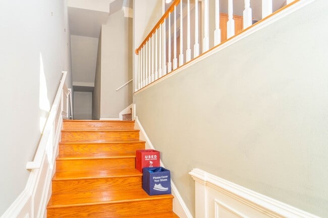 Photo - Updated Faircrest 4 BD 3.5 BA Townhome