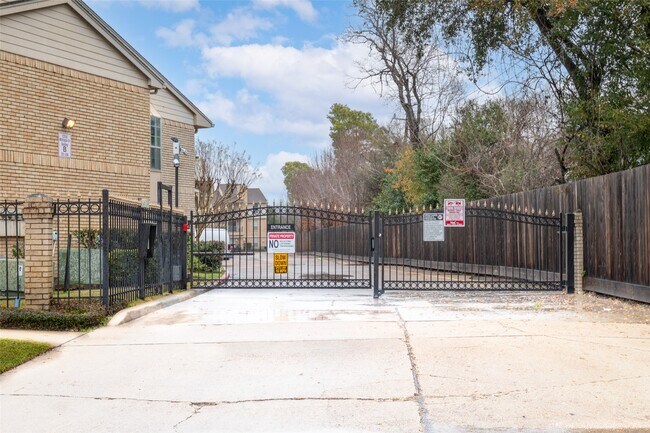 Photo - 12550 Whittington Dr Unit 704