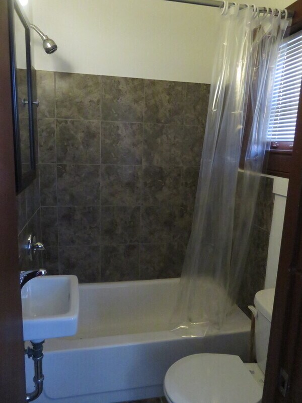 Photo - 604 W 3rd St Unit 3B