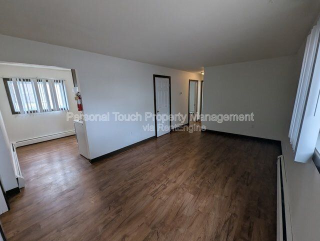 Photo - 541 2nd St N