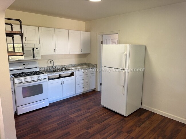Photo - AVAILABLE NOW - 2 Bedroom / 1 Bathroom Home in Arroyo Grande