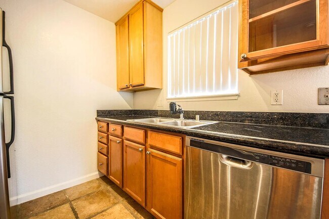 Kitchen - 880 E Fremont Ave Unit 614
