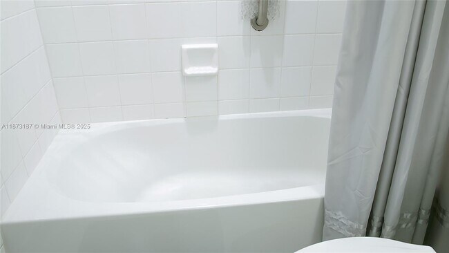 Photo - 18100 N Bay Rd Unit 906