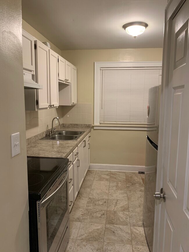 Kitchen - 17130 Munich St