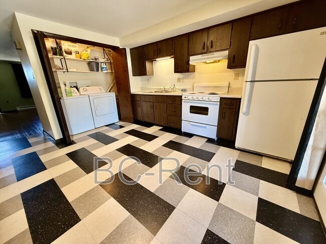 Photo - 230 W Madison St
