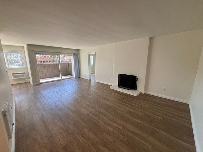 5409 Radford Ave Unit 01