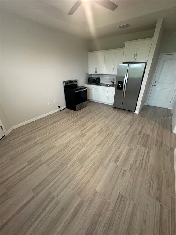 Photo - 1996 N Old Killarney St