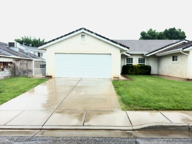 Building Photo - 1308 Millcreek Duplex Unit 2