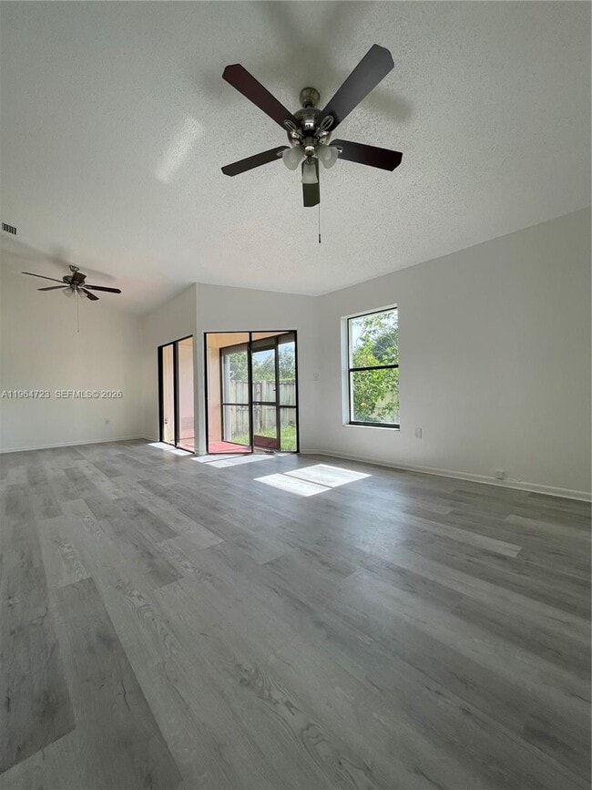 1210 San Remo Cir