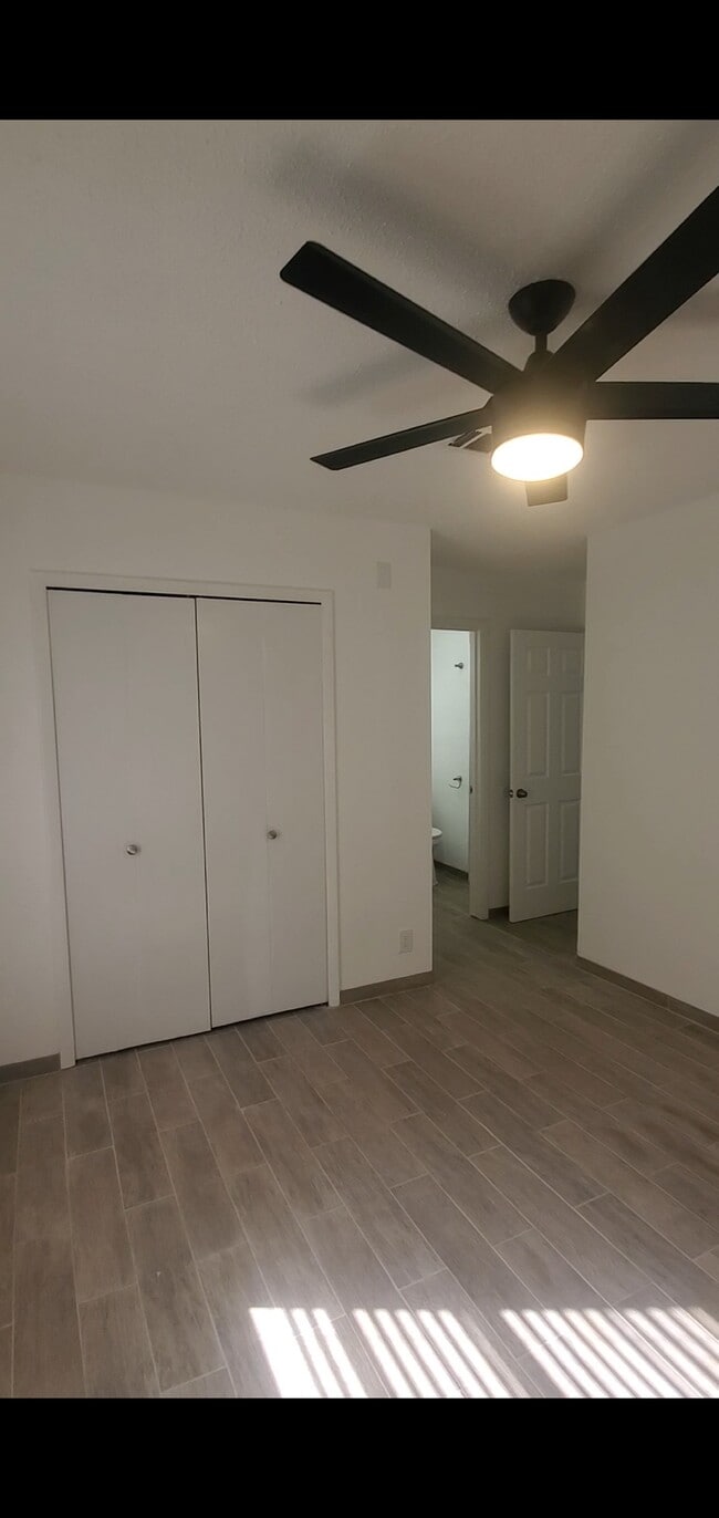 Photo - 549 NW Renfro St