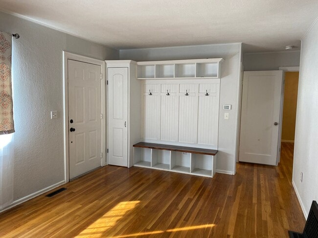 Photo - Beautiful 3 bed/2 bath On South Hill!