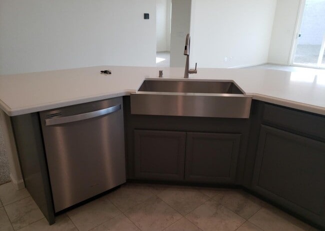 Photo - 3005 Lennon Way