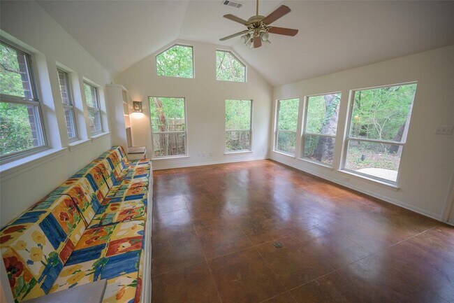 Photo - 6000 La Naranja Ln