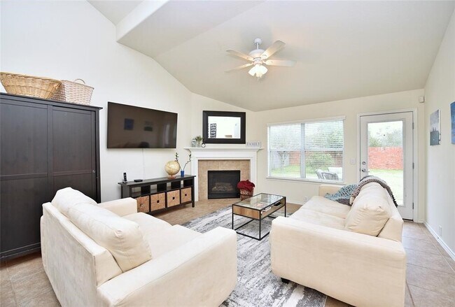 Photo - 7215 Ravenswood