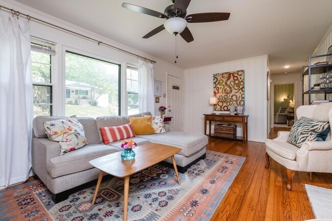 Photo - 2100 Durwood Rd