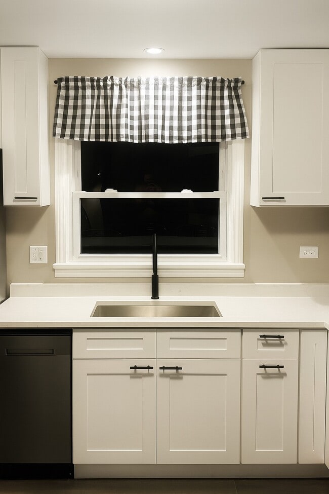 Photo - 9127 Central Ave