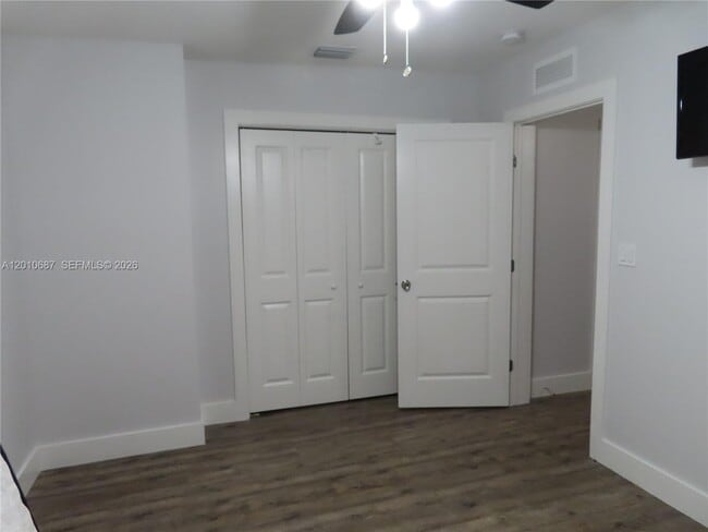 Photo - 2433 NW 96th St Unidad B