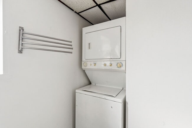 Photo - 2900 Almond St