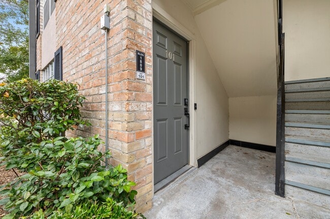 Building Photo - 1809 Stoney Brook Dr Unit 101 Rental