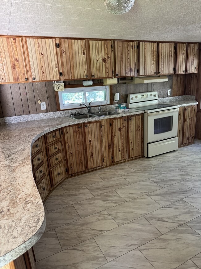 145 Hillrise Dr