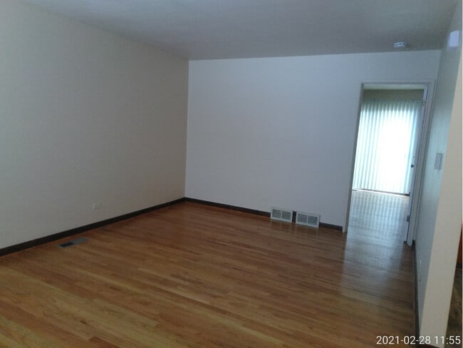 230 W Division St
