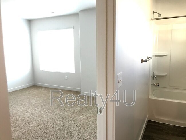 Photo - 1454 S 520 W