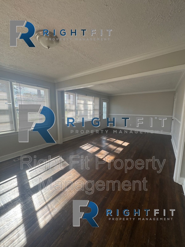 Photo - 4383 Wilson St