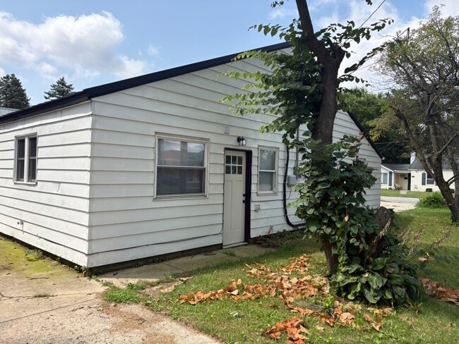 Photo - 1324 Canton St