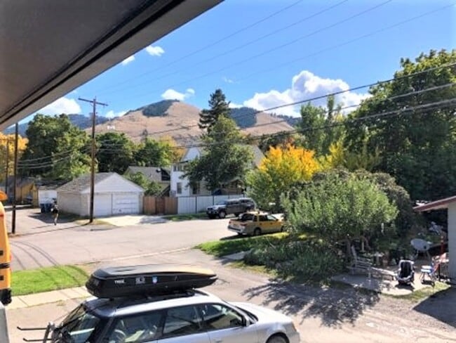 Photo - Recently Renovated 1 Bedroom in Awesome University Location! Unit 707