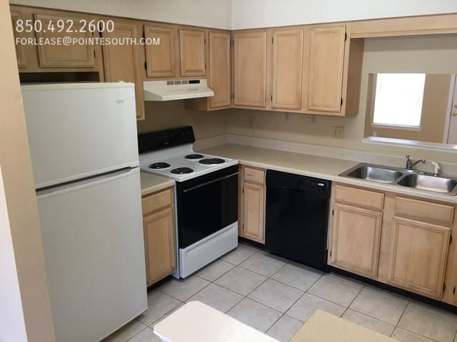 Photo - 413 Waterway Ln