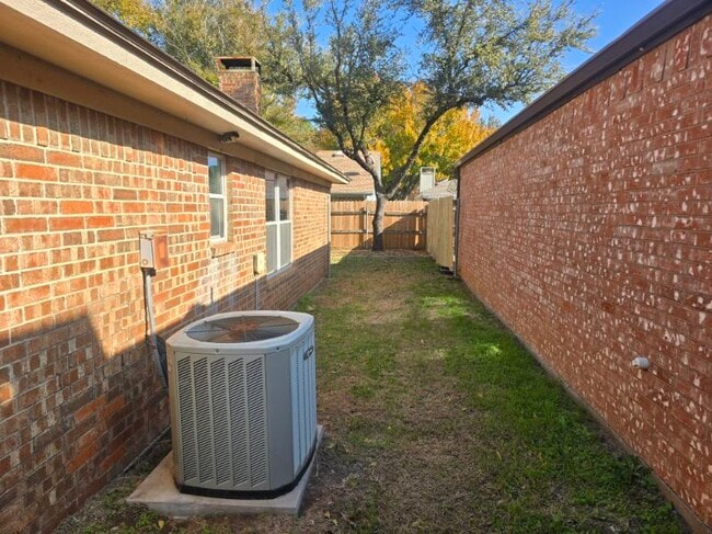 Photo - 1714 Mimosa Ln