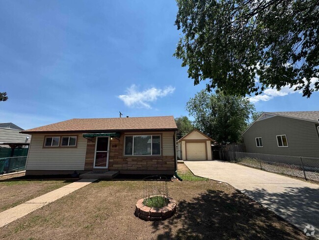 Building Photo - 2 Bedroom Ranch with 1 Car garage Rental